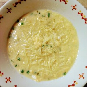 ふわふわ卵のせ袋ラーメン